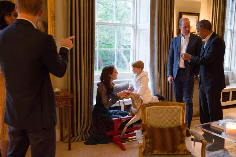 Barack Obama et sa femme Michelle Obama rendent visite au prince William et à sa femme Catherine Kate Middleton, la duchesse de Cambridge, au Kensington Palace à Londres