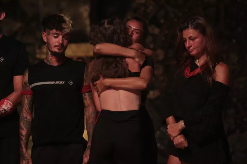 Survivor România, 30 mai 2021. Un concurent din echipa Faimoșilor a părăsit show-ul în lacrimi (3)