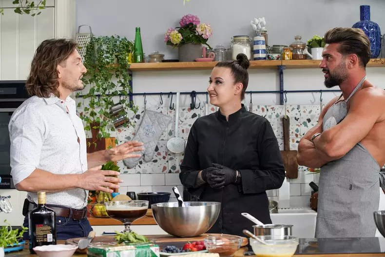 O concurentă de la „Chefi la cuțite” va avea propria emisiune, la Antena 1. Când începe Hello Chef
