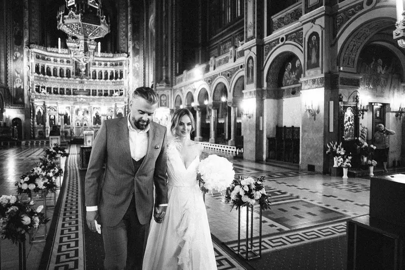 Roxana Ionescu s-a căsătorit religios cu Tinu Vidaicu