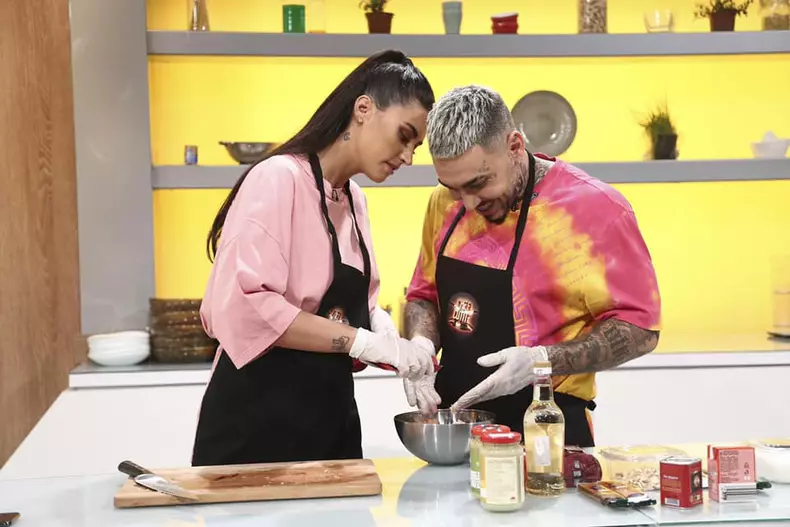Alex Velea a cerut-o de soție pe Antonia! Cât a cheltuit artistul pentru inelul cu diamante (6)