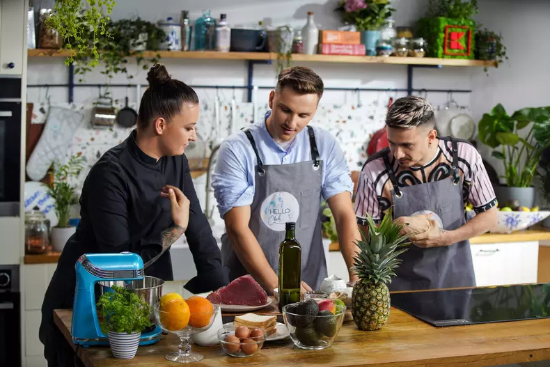 Hello Chef revine la Antena 1 cu un nou sezon. Un nou nume i se alături lui chef Roxana Blenche (4)