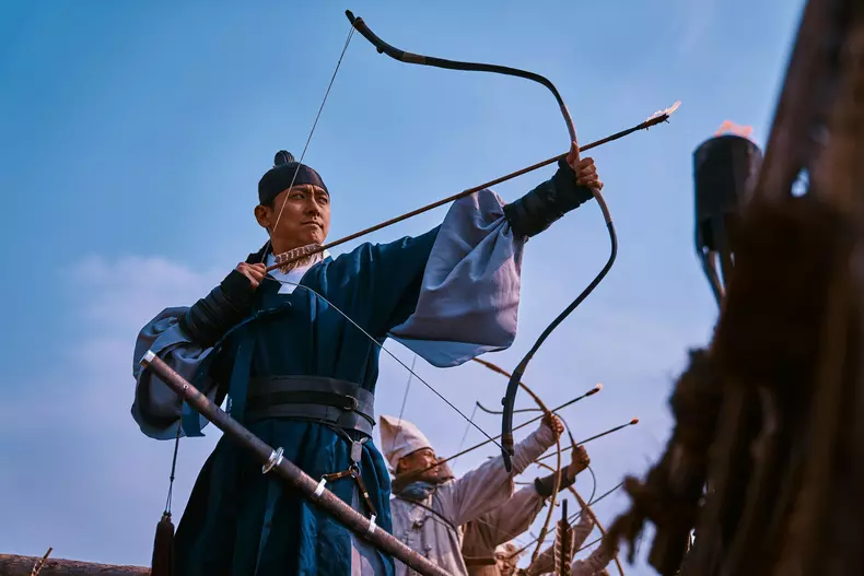 Kingdom_S2_Unit__AAB7056