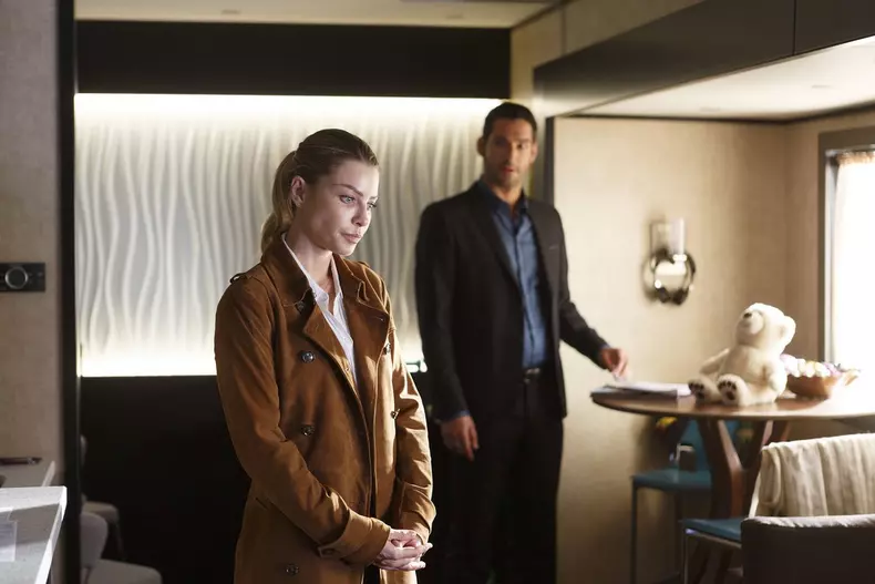 Lauren German si Tom Ellis