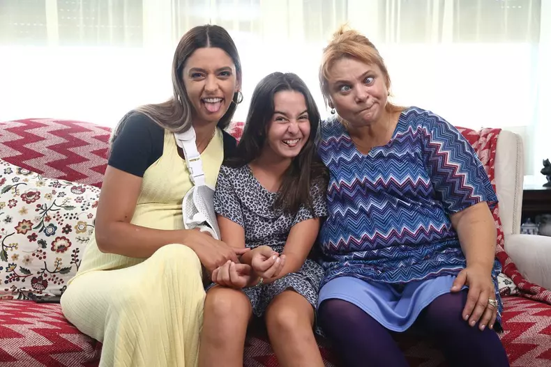 Cine este Oana Moșneagu, Andreea din „Adela”. „Mi se reproşează că sunt rea, invidioasă, geloasă” (3)