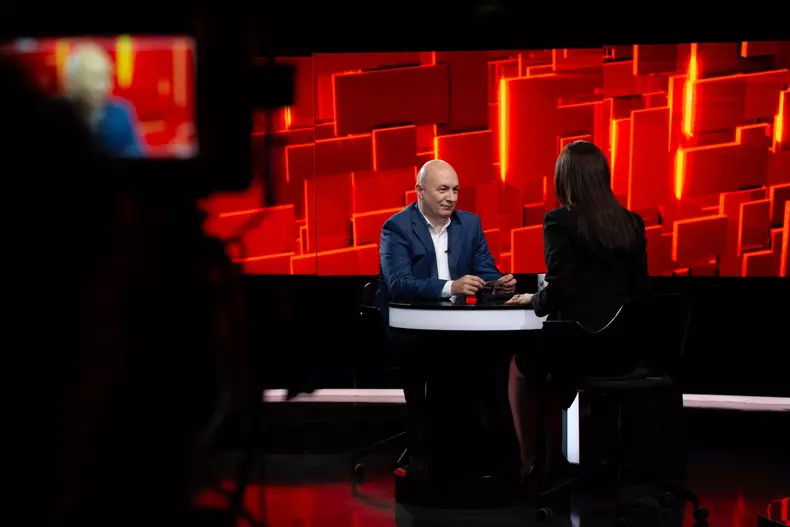 Codrin Stefanescu la 40 de intrebari cu Denise Rifai (2)