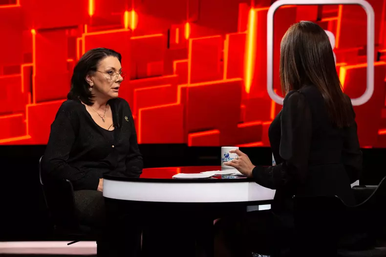 Carmen Tanase la 40 de intrebari cu Denise Rifai (2) (1)