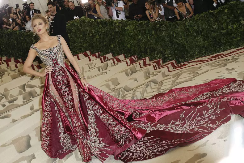 Met Gala 2018 célébrant l'ouverture de l'exposition Heavenly Bodies: Fashion and the Catholic Imagination à New York