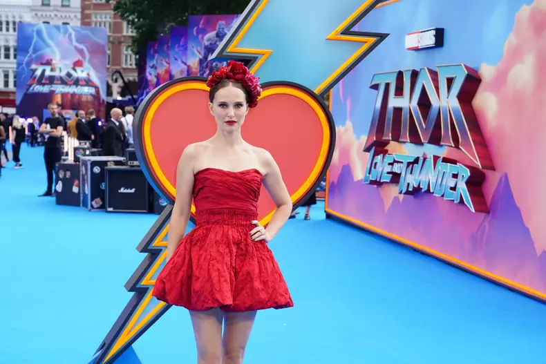 Actrița israeliano-americană Natalie Portman participă la premiera filmului "Thor: Iubire și tunet", la Leicester Square