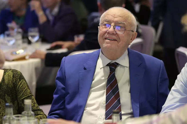 Alexandru Arșinel a ajuns din nou la spital. Actorul, internat la Terapie Intensivă