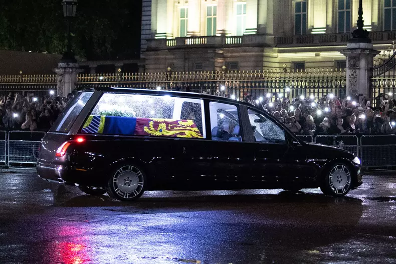 Queen Elizabeth II Hearse arrives at Buckingham Palace - London