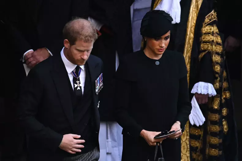 De ce este Regele Charles îngrijorat de volumul de memorii scris de Prințul Harry