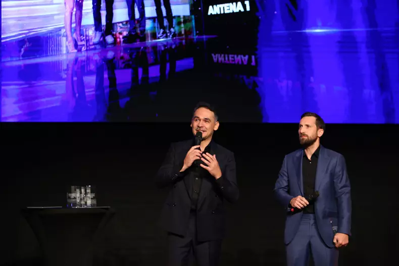 Cum arătau Răzvan și Dani acum 12 ani. Matinalii de la Antena 1 au câștigat premiul TVMania 2022 pentru „Cea mai bună emisiune de divertisment de zi”