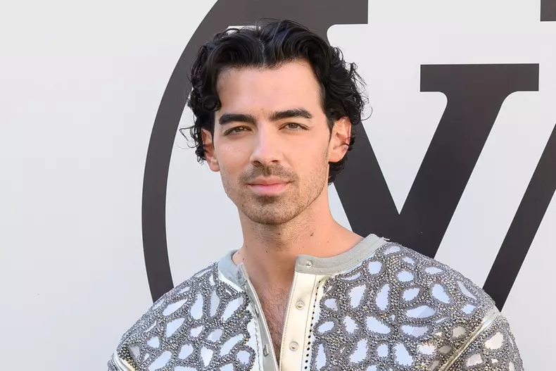PFW - Louis Vuitton Arrivals