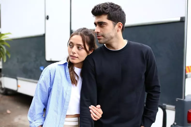 sila-turkoglu-actrita-care-a-plecat-cu-scandal-din-serialul-turcesc-mostenirea-iubeste-din-nou-cu-cine-s-a-cuplat-frumoasa-1