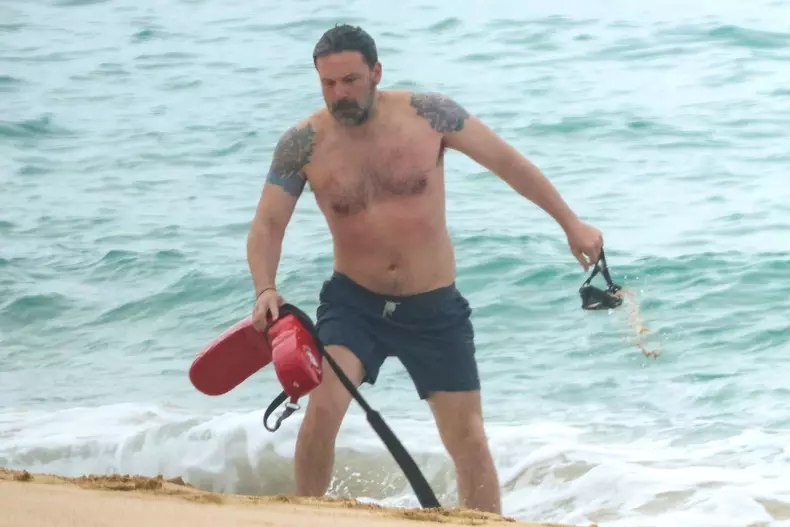 Ben Affleck are pe spate un tatuaj cu pasărea Phoenix