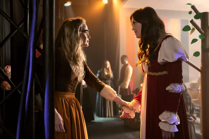 aleea-cu-licurici-sezonul-2-netflix-4