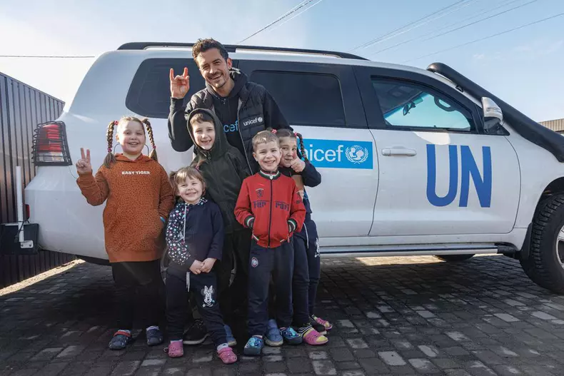 Orlando Bloom, ambassadeur de l’UNICEF, en visite auprès des enfants d'Ukraine