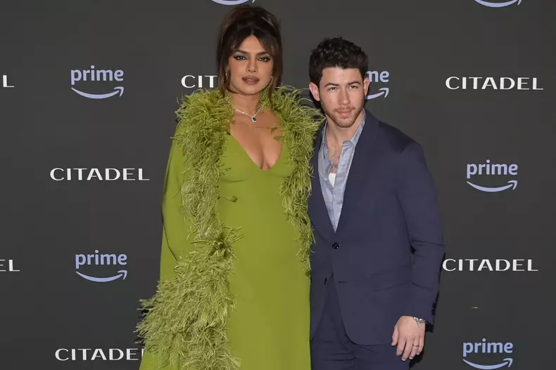 priyanka-chopra-jonas-a-suferit-de-depresie-3