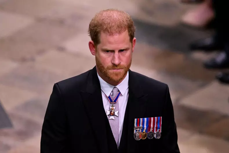 Prințul Harry dă din nou emoții familiei regale. Ce se întâmplă cu fiul regelui Charles