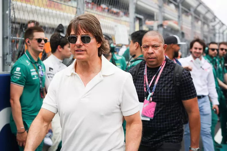 Tom Cruise, reacție neașteptată. Ce le-a spus prietenilor, după ce a aflat că Shakira a fost cucerită de Lewis Hamilton