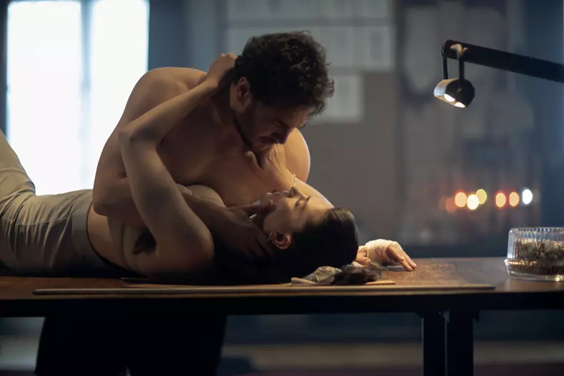 Când revine Çağatay Ulusoy la Netflix cu sezonul 3 din „Tânărul croitor”