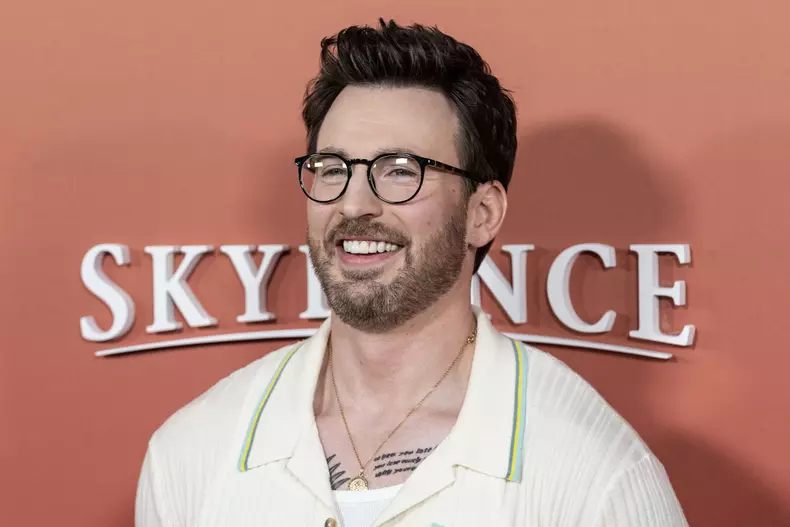 Chris Evans și Alba Baptista s-au căsătorit! Gestul neașteptat făcut față de invitați