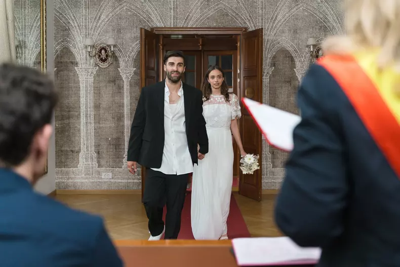 Sasha si Alma casatorie - Groapa, primul episod