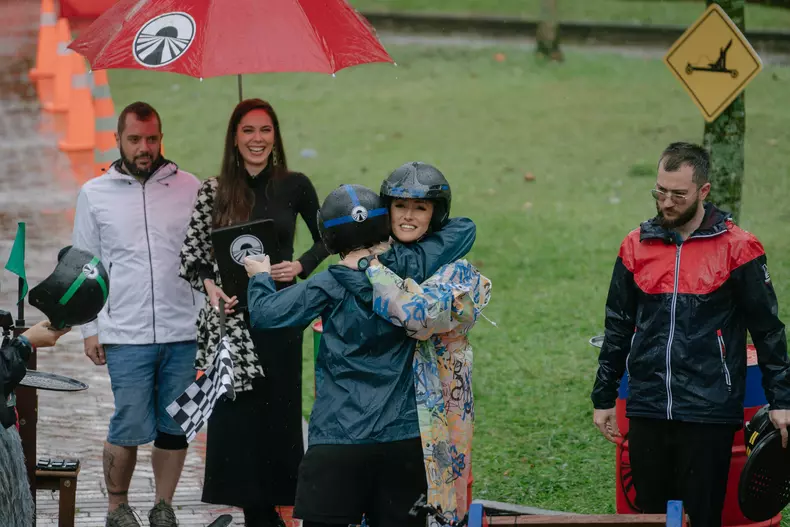 Jocul de amuleta de ieri castigat de Iuliana si Sonia_6