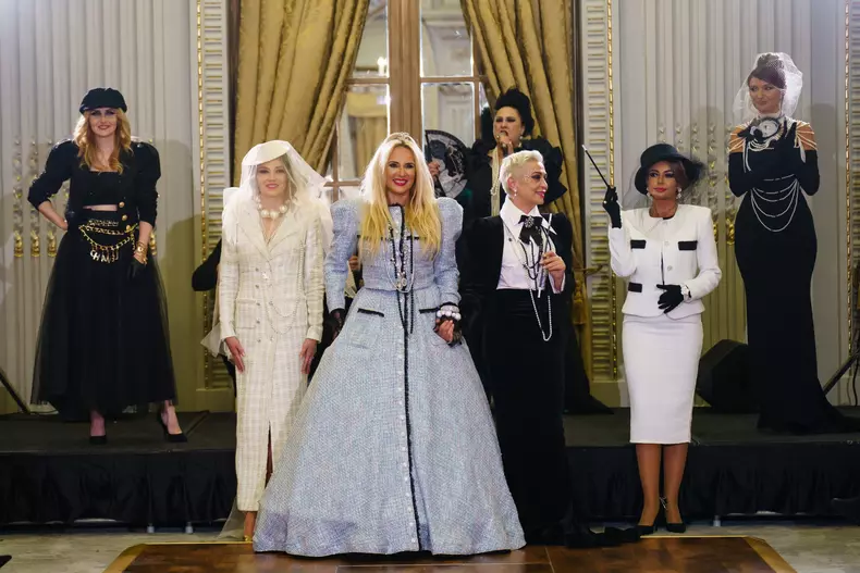Olivia Păunescu, apariție impecabilă inspirată de Coco Chanel  (9)