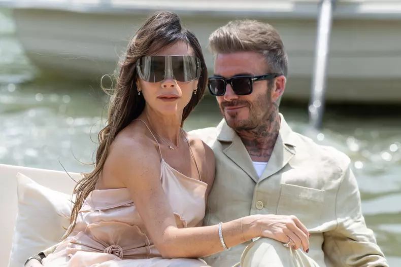 Victoria Beckham rupe tăcerea despre presupusa aventură a lui David Beckham