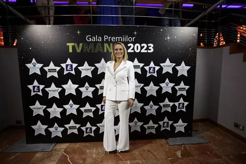 Andreea Esca și Corina Caragea, îmbrăcate la fel la gala Premiilor TVmania 2023. „Chiar așa am venit” (7)