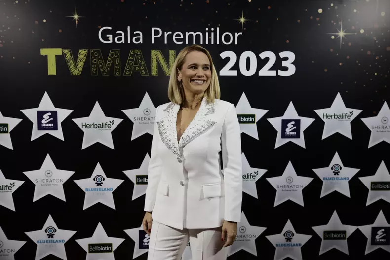 Andreea Esca și Corina Caragea, îmbrăcate la fel la gala Premiilor TVmania 2023. „Chiar așa am venit” (8)