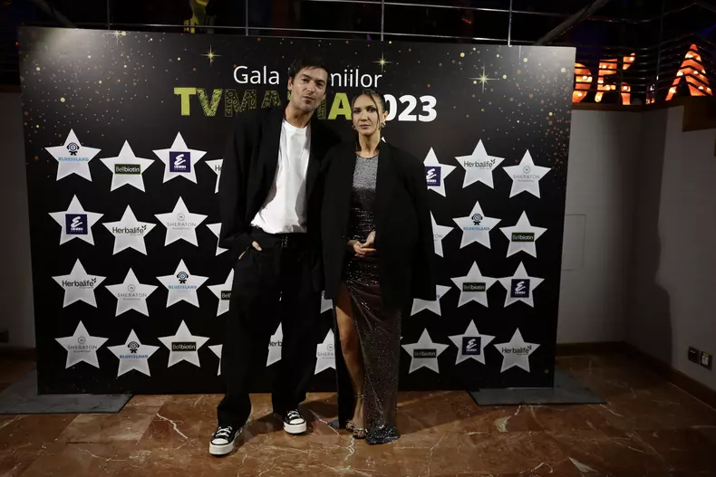 Radu Vâlcan, susținut de Adela Popescu, la Premiile TVmania 2023