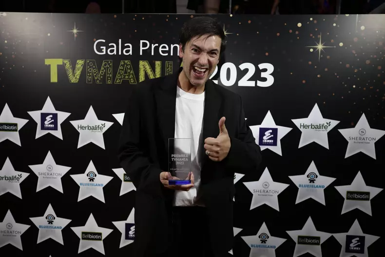 Radu Vâlcan, susținut de Adela Popescu, la Premiile TVmania 2023