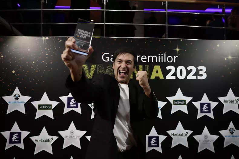 Radu Vâlcan, susținut de Adela Popescu, la Premiile TVmania 2023