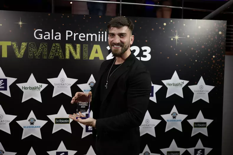 serialul de la Pro TV a primit trofeul pentru Cel mai bun serial românesc în cadrul galei Premiile TVmania 2023 (10)