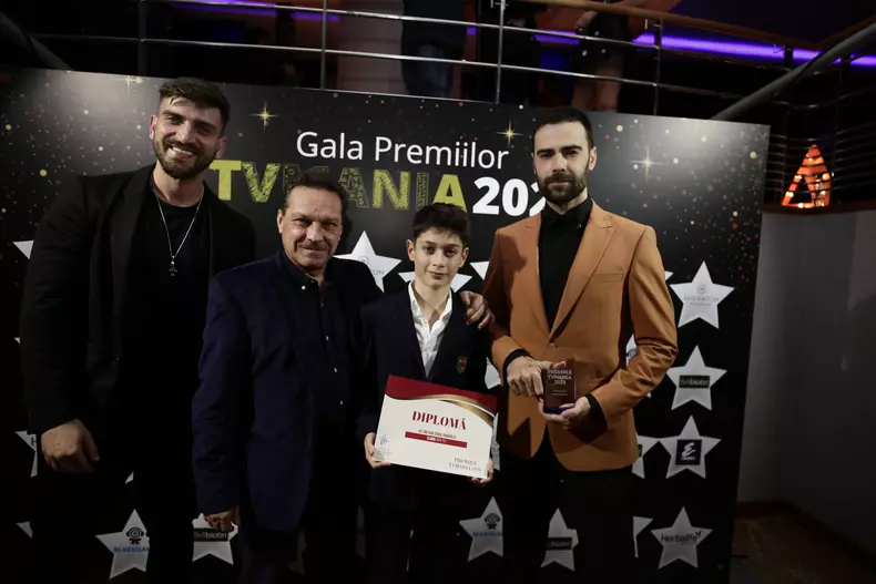 serialul de la Pro TV a primit trofeul pentru Cel mai bun serial românesc în cadrul galei Premiile TVmania 2023 (5)
