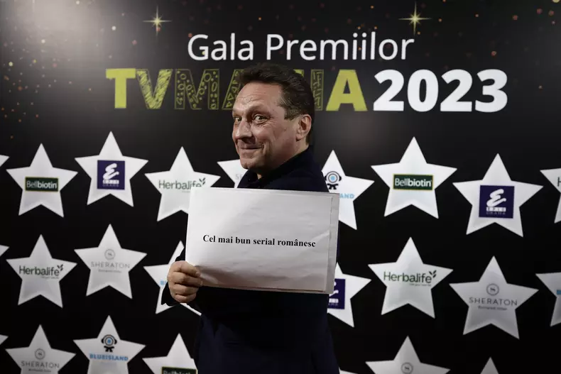 serialul de la Pro TV a primit trofeul pentru Cel mai bun serial românesc în cadrul galei Premiile TVmania 2023 (8)