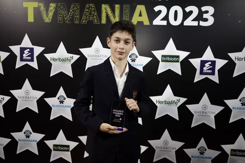 serialul de la Pro TV a primit trofeul pentru Cel mai bun serial românesc în cadrul galei Premiile TVmania 2023 (9)