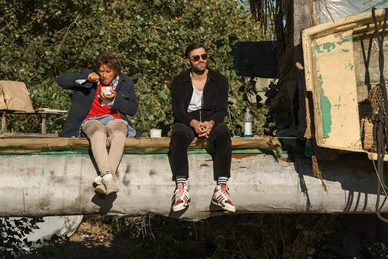 sasa alica, personaje in Groapa