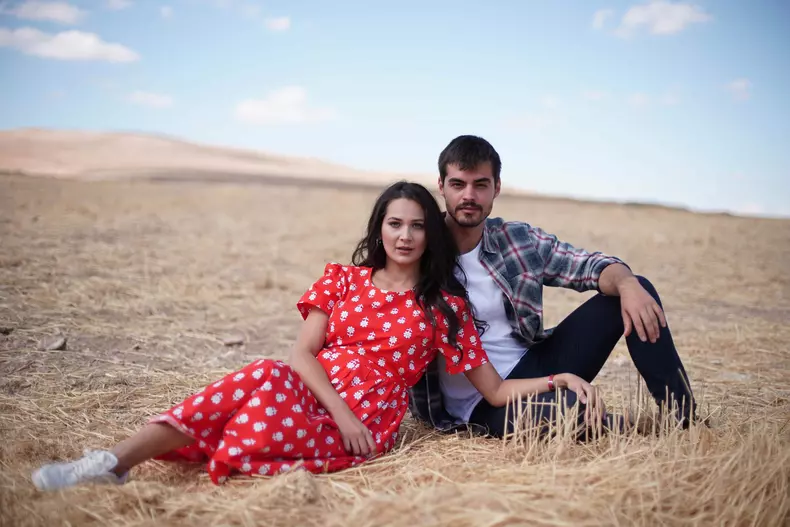Berk Atan si Gulsim Ali in serialul Poveste din Anatolia (1)