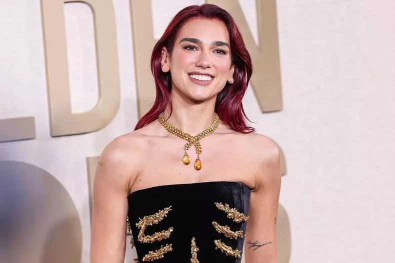 Dua Lipa, probleme din cauza rochiei la Globurile de Aur 2024