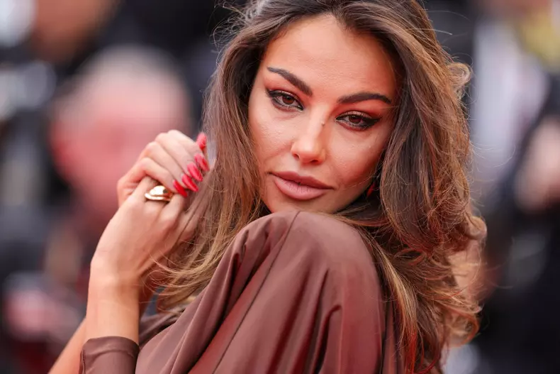 Mădălina Ghenea, pe covorul roșu de la Cannes 2023