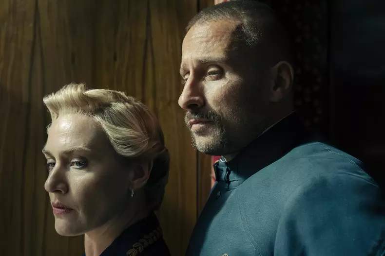Când are premiera „Regimul” pe HBO Max, serialul cu Kate Winslet  (6)