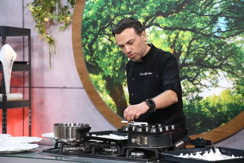 Chef Stefan Popescu, juratul Chefi la cutite (1)