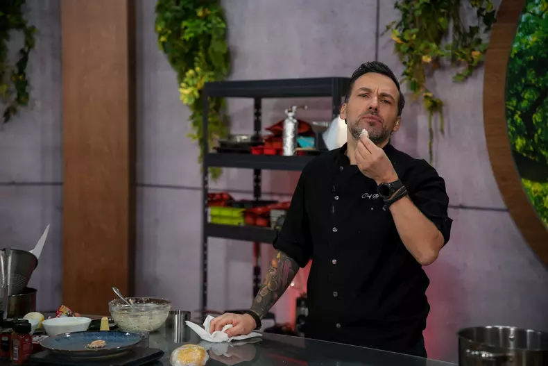 Chef Stefan Popescu, juratul Chefi la cutite (3)
