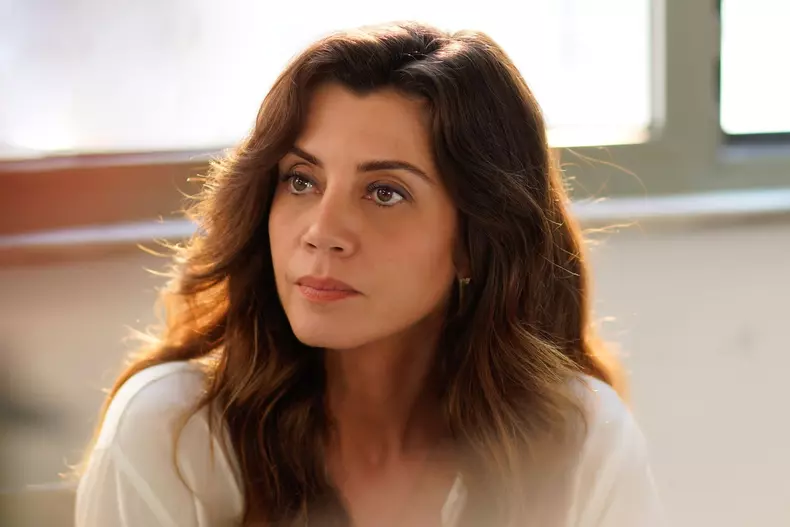 Gökçe Bahadır - Azra - Tablou de familie