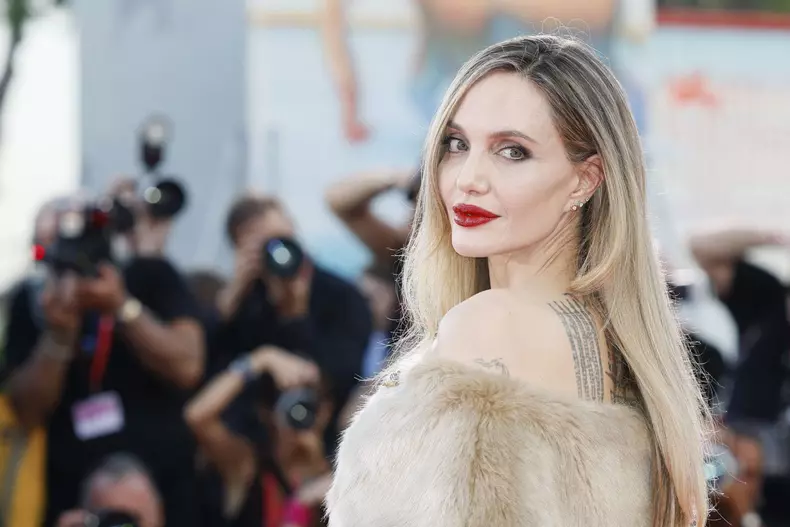 Anfgelina Jolie, ovaționată în picioare la Festivalul de Film de la Veneția 2024 