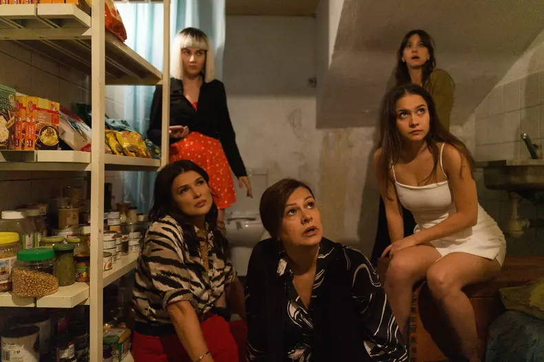 Zina, Manuela, Mari, Iolanda, Aura